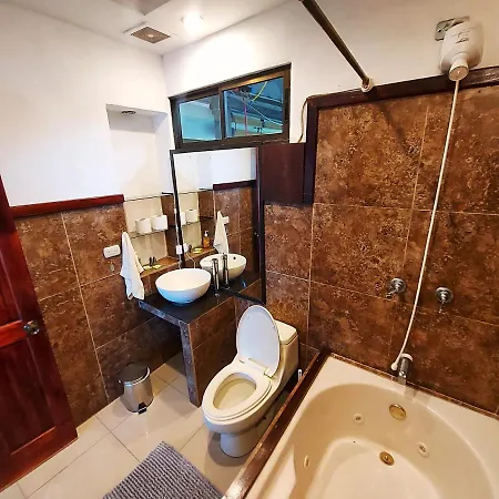 Tortuguero Adventures Guesthouse Exterior photo