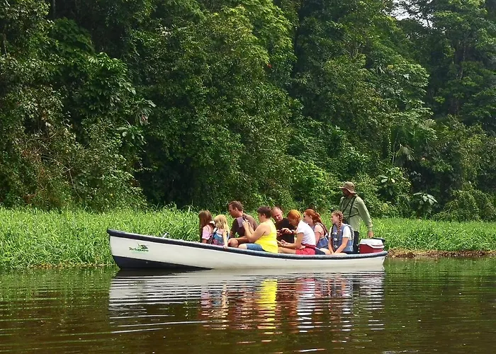 Tortuguero Adventures Guesthouse